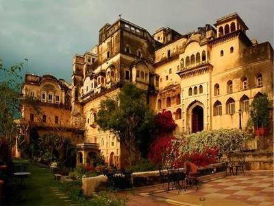 Neemrana Fort Palace