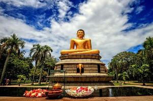 The Viharamahadevi Park