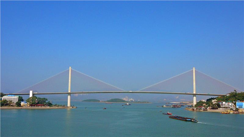 Bai Chay Bridge