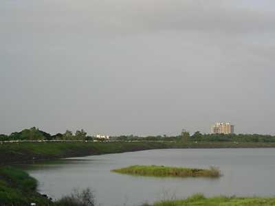 Lalpari Lake