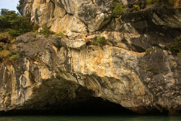 Tien Ong Cave