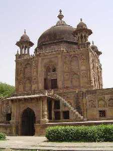  Khusro Bagh